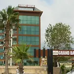 Grand Bayar