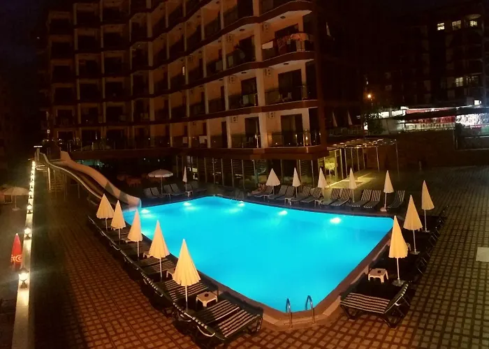 ホテル Grand Bayar 4*