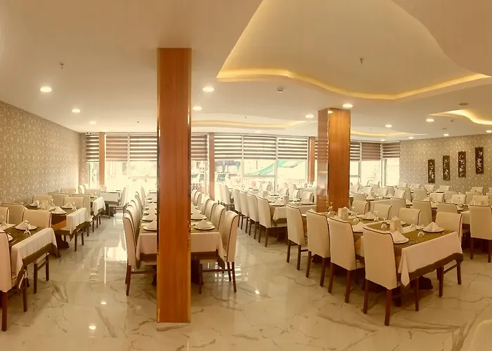 ホテル Grand Bayar 4*