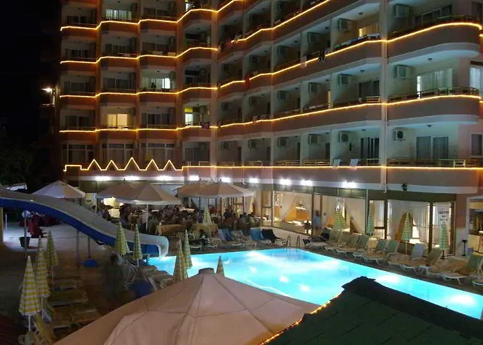 Grand Bayar ホテル 4*