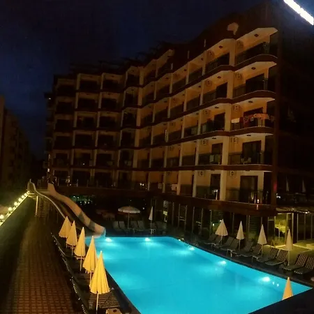 ホテル Grand Bayar 4*