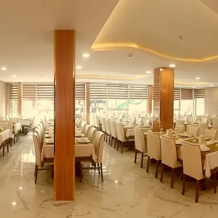 מלון Grand Bayar 4*