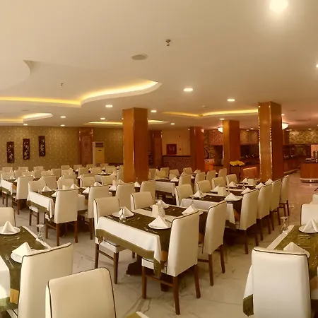 酒店 Grand Bayar 阿拉尼亚